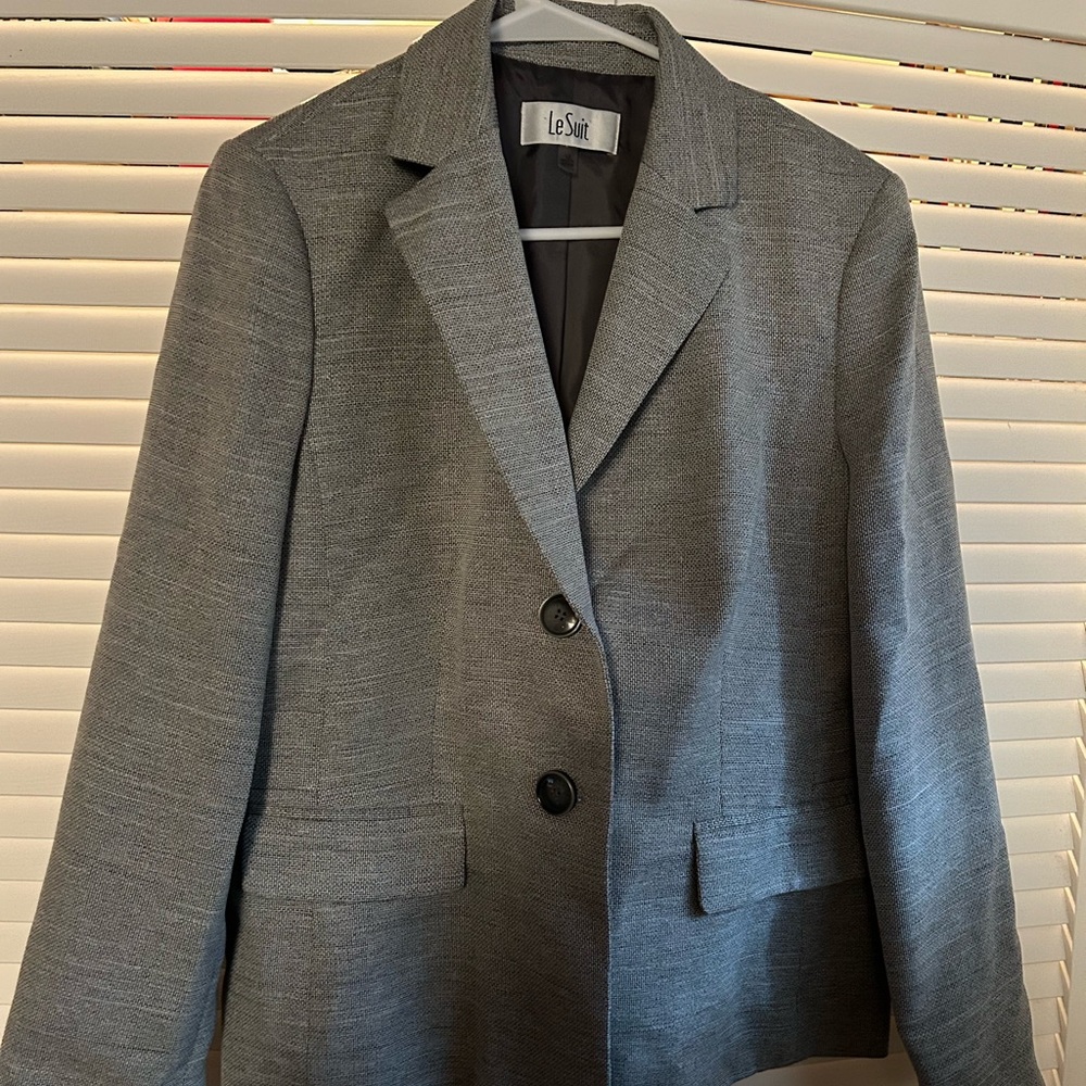 Le Suit pants suit
